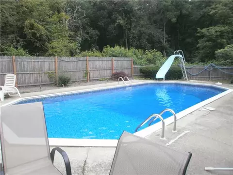 586 Mendon Rd, Woonsocket, RI 02895 photo 13