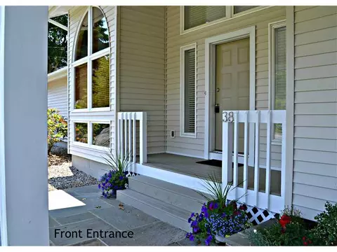 38 Trolley Ln, Westerly, RI 02891 photo 9