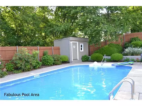38 Trolley Ln, Westerly, RI 02891 photo 6