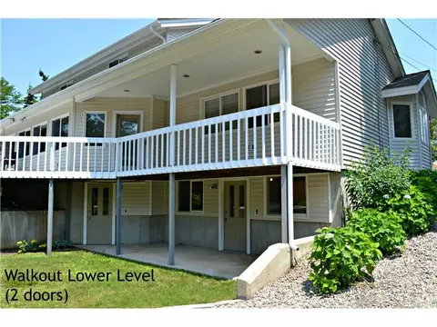 38 Trolley Ln, Westerly, RI 02891 photo 2