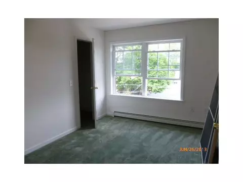 72 Uncas St, Warwick, RI 02889 photo 6