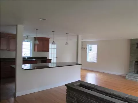 140 Red Chimney Dr, Warwick, RI 02886 photo 5