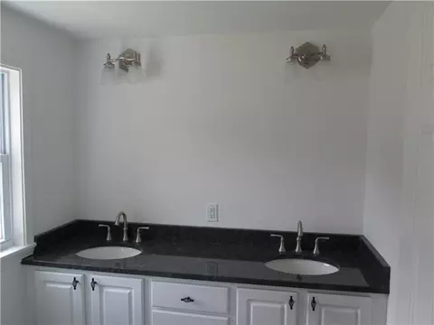 140 Red Chimney Dr, Warwick, RI 02886 photo 7