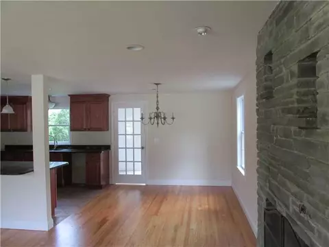 140 Red Chimney Dr, Warwick, RI 02886 photo 4
