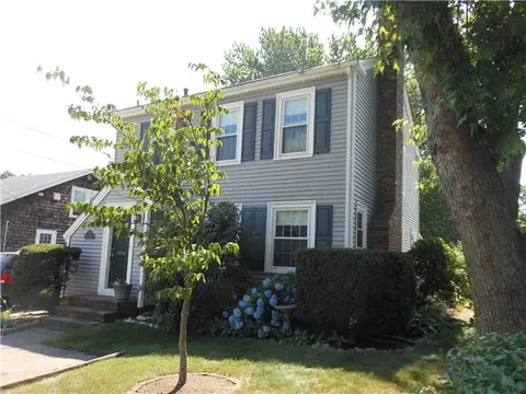1028 Post Rd, Warwick, RI 02888 photo 2