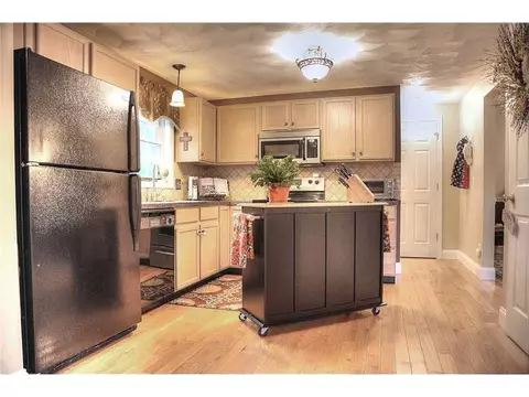 36 Cameron Ct, Warwick, RI 02886 photo 5