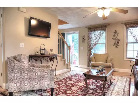 36 Cameron Ct, Warwick, RI 02886 photo 3