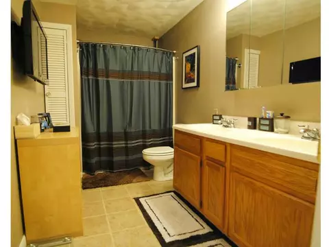 235 Asylum Rd, Warwick, RI 02886 photo 9