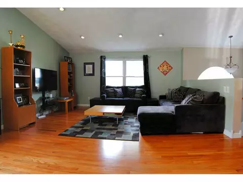 235 Asylum Rd, Warwick, RI 02886 photo 5