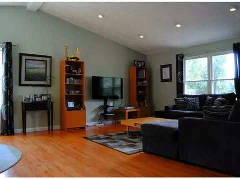 235 Asylum Rd, Warwick, RI 02886 photo 6