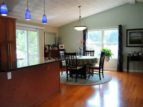 235 Asylum Rd, Warwick, RI 02886 photo 4