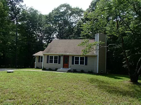 335 South Rd, Exeter, RI 02822 photo 2