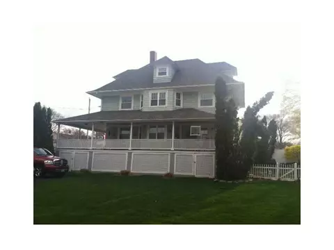 75 Pender Ave, Warwick, RI 02889 photo 2