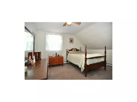 31 Broad St, Woonsocket, RI 02895 photo 9