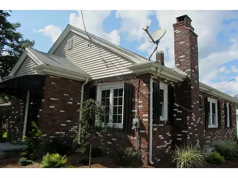 128 Prince St, Woonsocket, RI 02895 photo 2