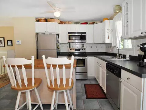 78 Pitman Rd, Warwick, RI 02886 photo 2