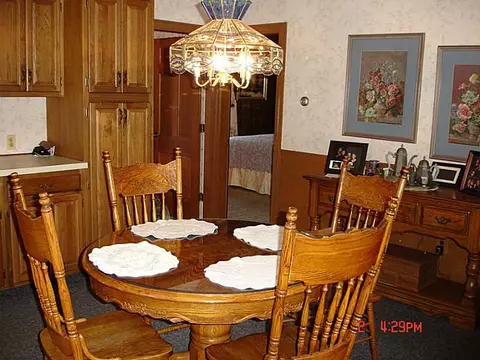 141 Glendale Ave, Woonsocket, RI 02895 photo 4