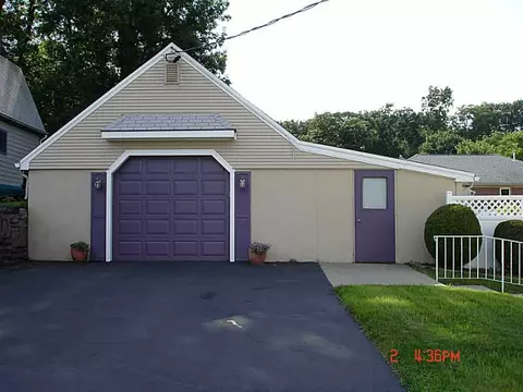 141 Glendale Ave, Woonsocket, RI 02895 photo 20