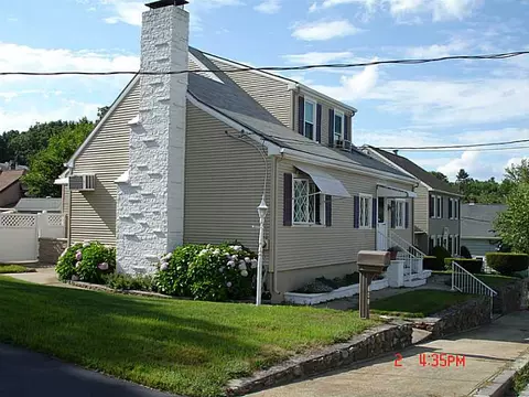 141 Glendale Ave, Woonsocket, RI 02895 photo 2
