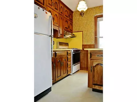 649 Elm St, Woonsocket, RI 02895 photo 2