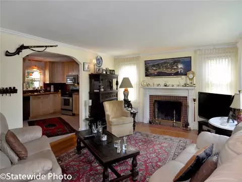 24 Lodi Ct, Warwick, RI 02886 photo 3