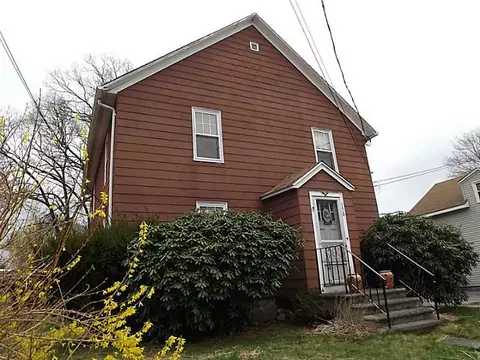 150 Larch St, Woonsocket, RI 02895 photo 2
