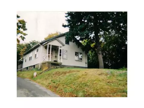 407 E Main Rd, Middletown, RI 02842 photo 1