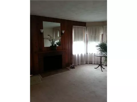 31 Relph St, Warwick, RI 02888 photo 2
