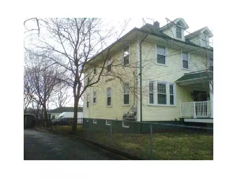 90 Wood Ave, Woonsocket, RI 02895 photo 4