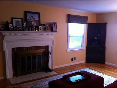 12 Landmark Rd, Warwick, RI 02886 photo 2