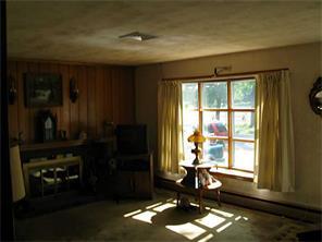 568 Buttonwoods Ave, Warwick, RI 02886 photo 3