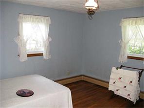 568 Buttonwoods Ave, Warwick, RI 02886 photo 4