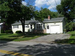 568 Buttonwoods Ave, Warwick, RI 02886 photo 2