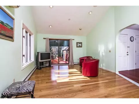 24 Stiness Dr, Warwick, RI 02886 photo 6