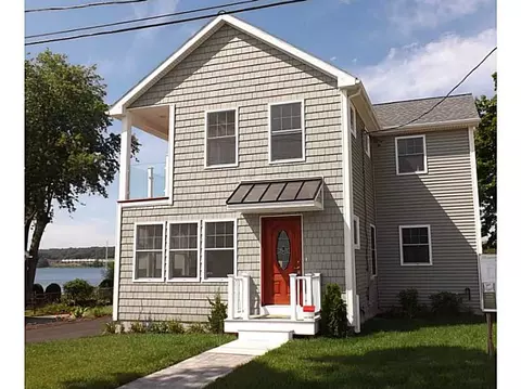 35 Juniper Ave, Warwick, RI 02886 photo 1