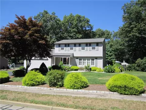 8 Silver Maple Dr, Coventry, RI 02816 photo 2