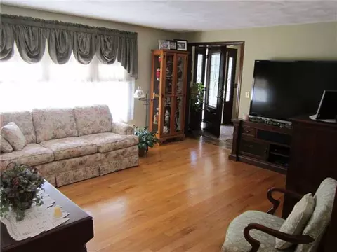 8 Silver Maple Dr, Coventry, RI 02816 photo 7