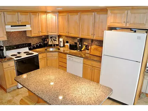 321 Cooper Hill Rd, Mapleville, RI 02839 photo 6