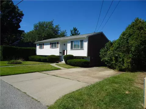 79 Scranton Ave, Warwick, RI 02888 photo 2