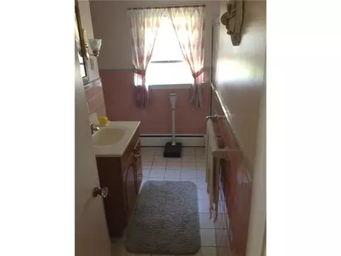 48 Farm St, Woonsocket, RI 02895 photo 7