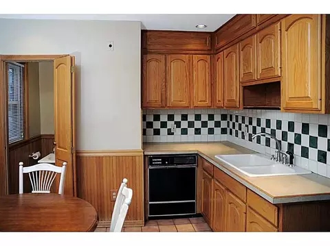 32 Mayfair Rd, Warwick, RI 02888 photo 11