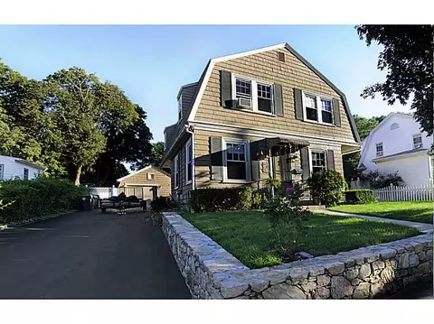 32 Mayfair Rd, Warwick, RI 02888 photo 2