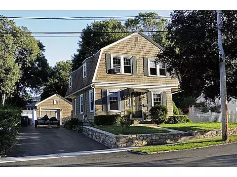 32 Mayfair Rd, Warwick, RI 02888 photo 1