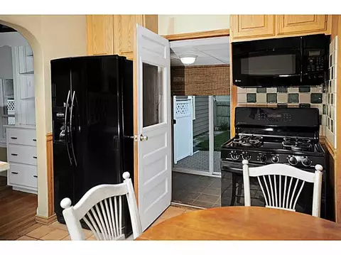 32 Mayfair Rd, Warwick, RI 02888 photo 12
