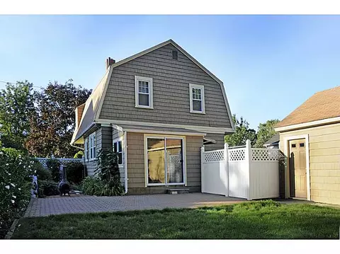32 Mayfair Rd, Warwick, RI 02888 photo 4