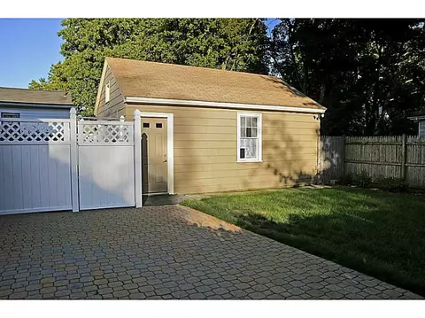 32 Mayfair Rd, Warwick, RI 02888 photo 5
