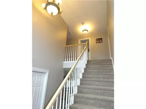 74 Suzanne Dr, Raynham, MA 02767 photo 11