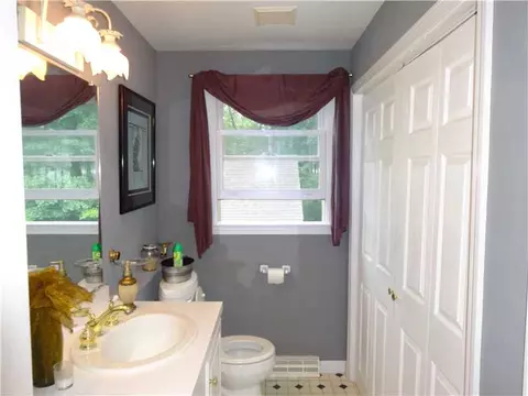 74 Suzanne Dr, Raynham, MA 02767 photo 10