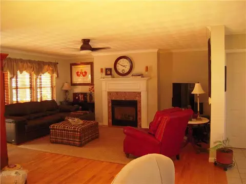 12 Moss Ln, Coventry, RI 02816 photo 2