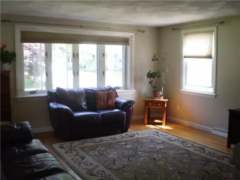 30 Amsterdam Ave, Warwick, RI 02889 photo 8